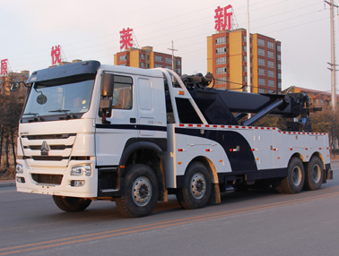 内蒙古 豪泺底盘吊台回转型清障车